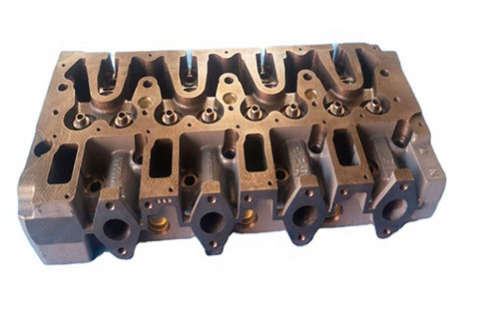 Головка блока цилиндров двигателя Deutz TCD 2012 L04