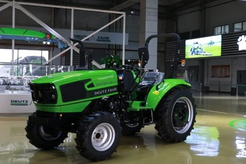 Трактор Deutz-Fahr CD704