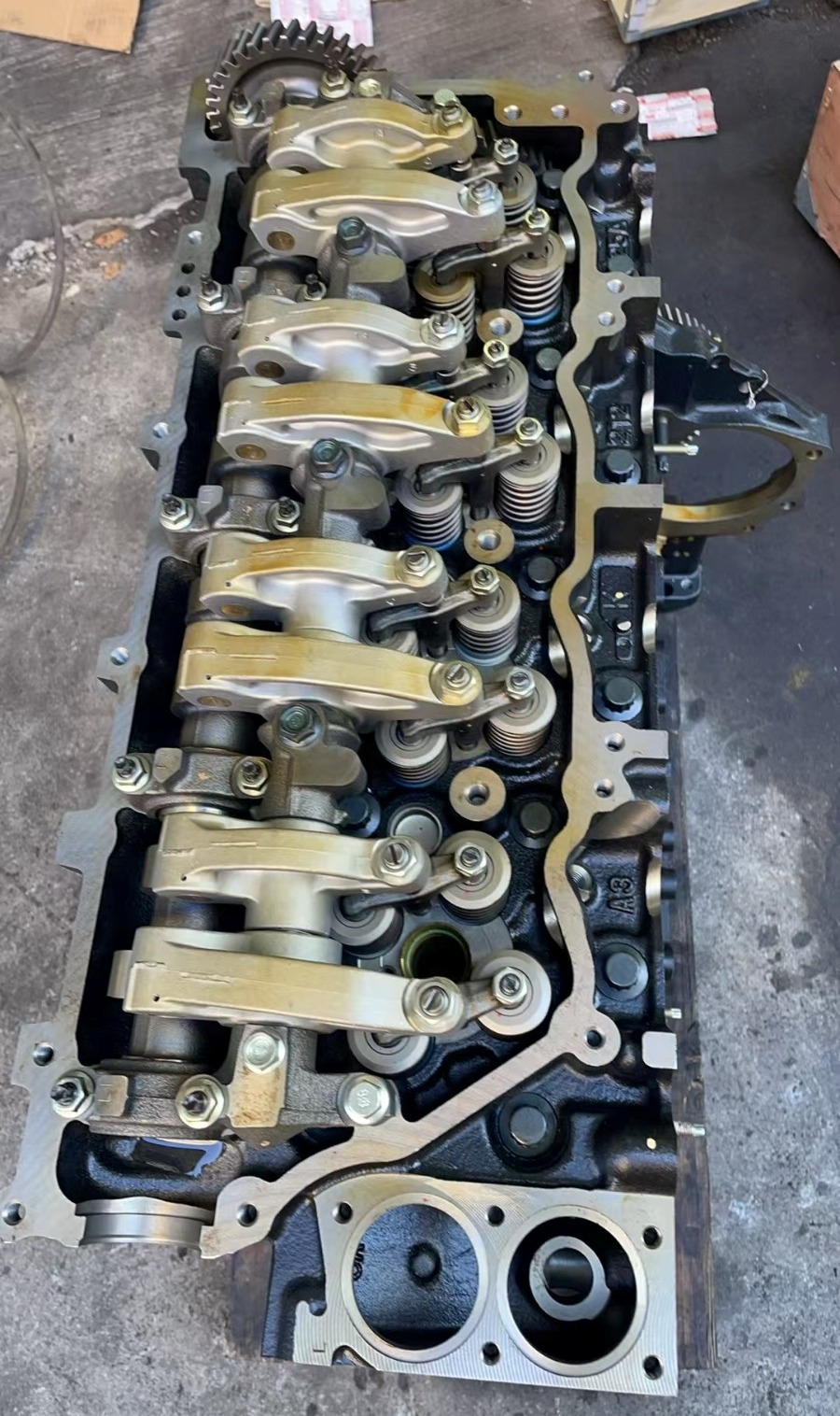 Двигатель Isuzu 4HK1 в комплектации Long block