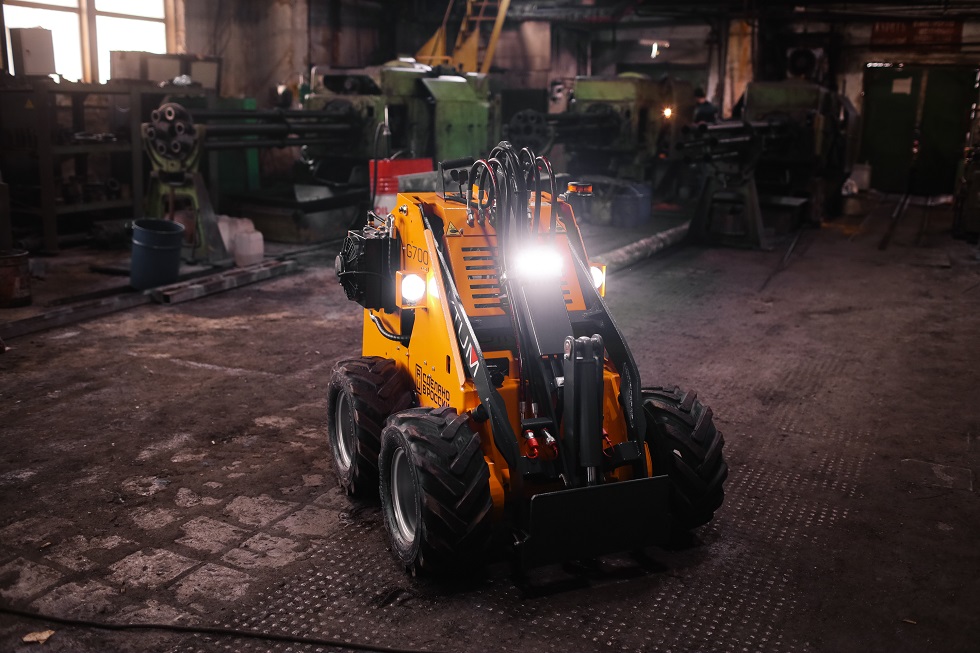 Мини погрузчик DIKTUM G700