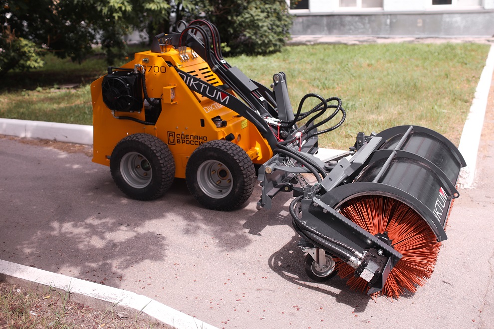 Мини погрузчик DIKTUM G700