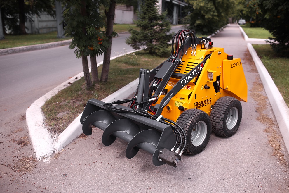 Мини погрузчик DIKTUM G700