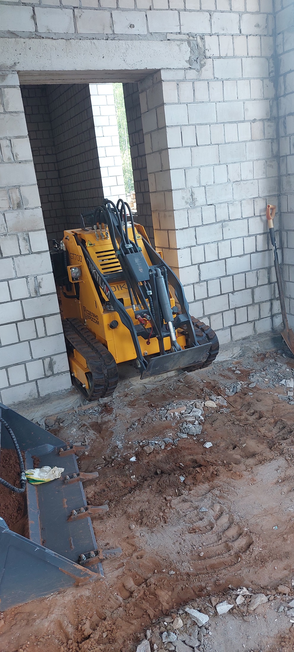Мини погрузчик DIKTUM GT700