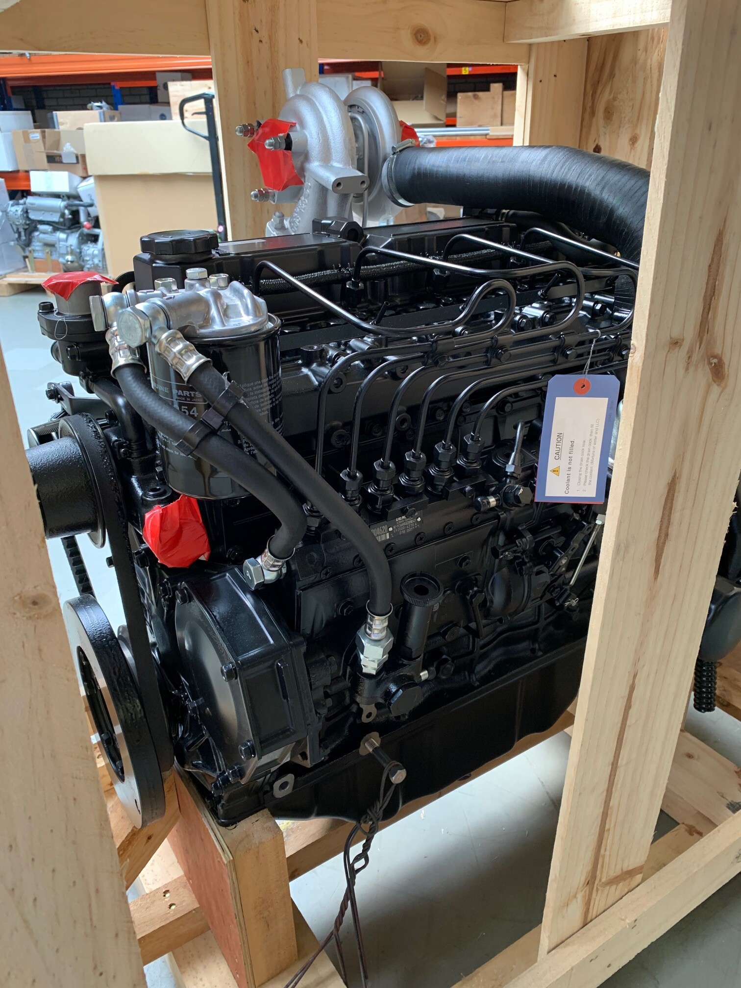 Двигатель в полной комплектации S6S-DT