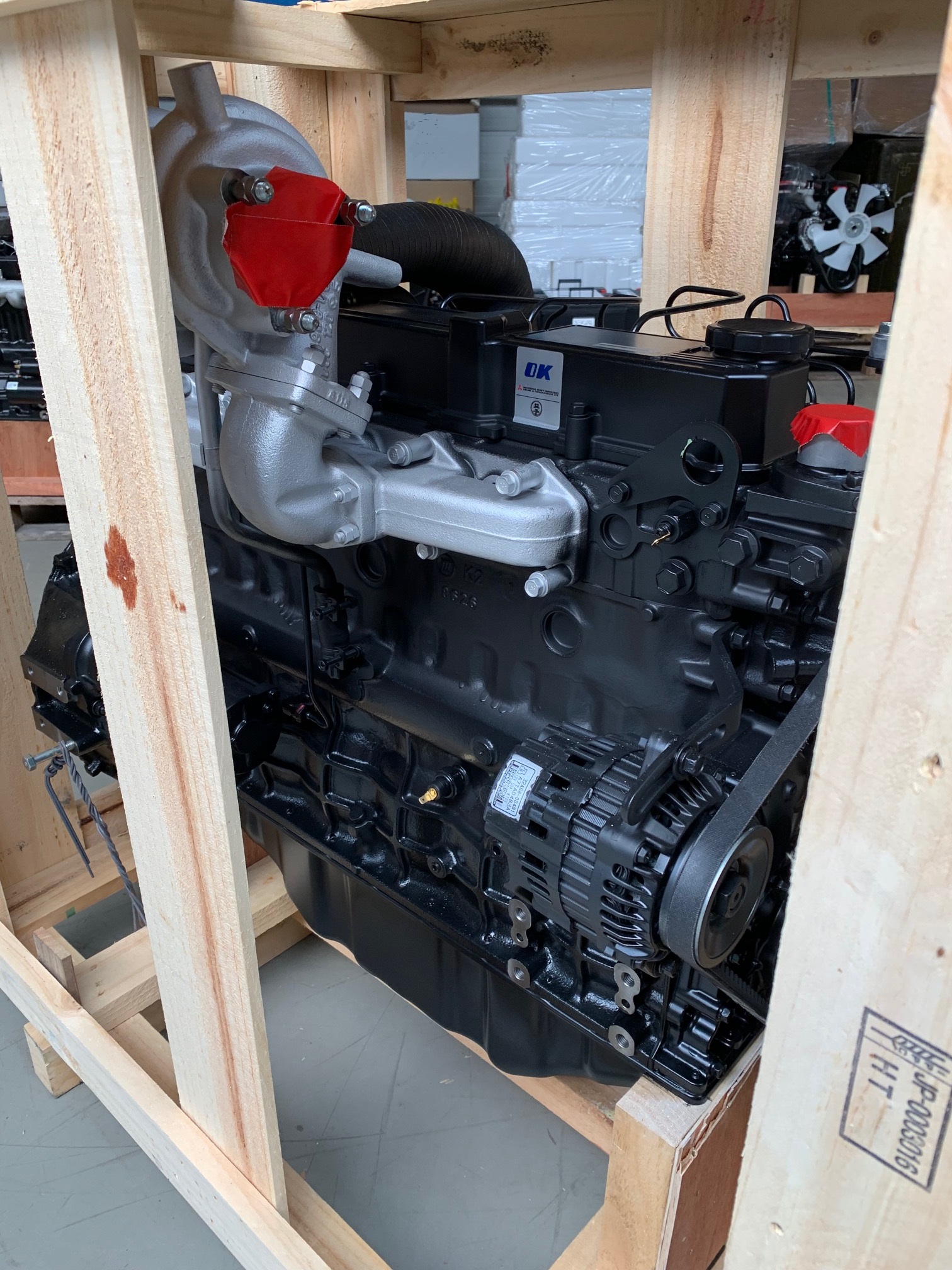 Двигатель в полной комплектации S6S-DT